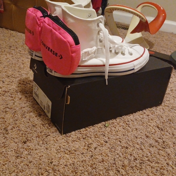 Sneakers - Picture 5 of 6